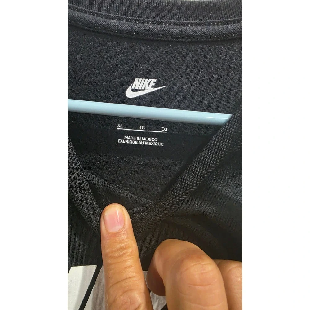 Nike sportswear essential
